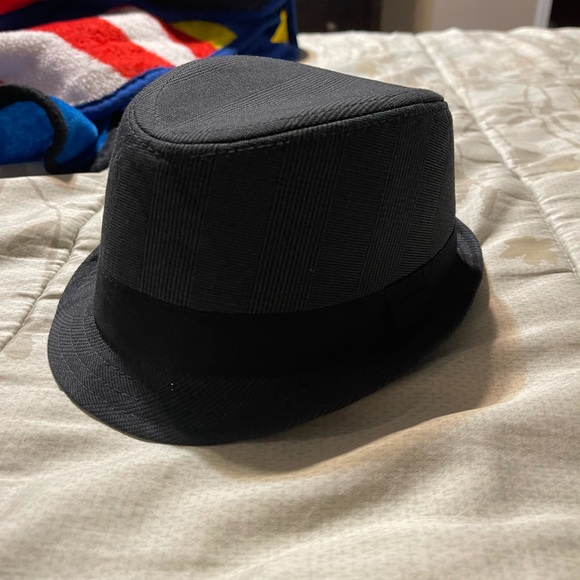 Infant hat for boy or girl - Picture 5 of 6